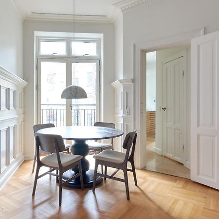 Spacious 3 Bedroom Manor Flat Next To Tivoli Copenhaga Exterior foto