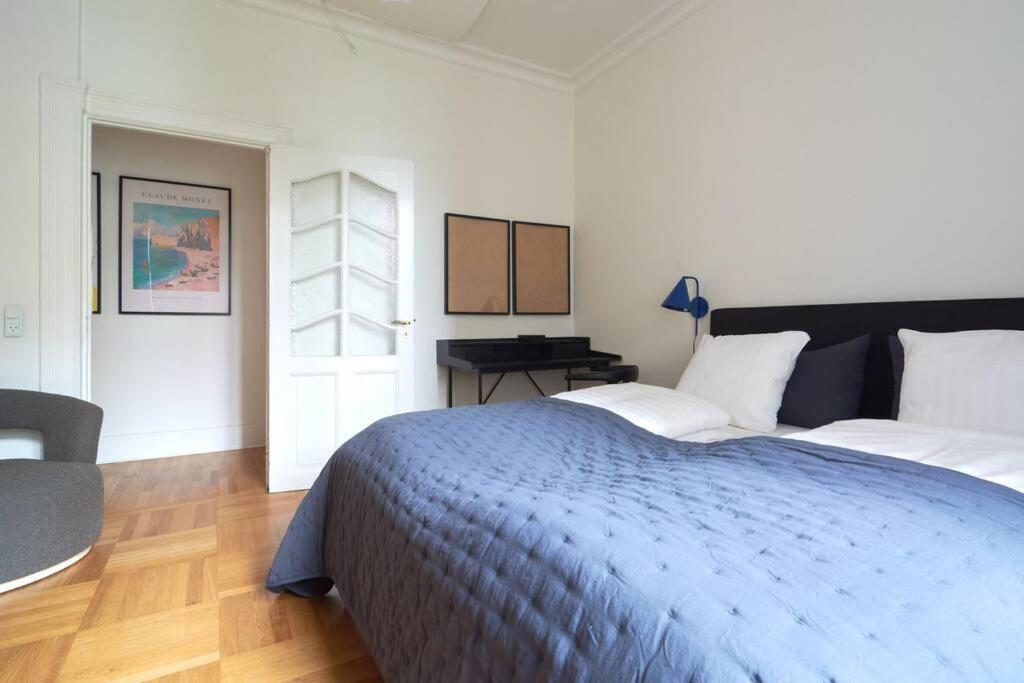 Spacious 3 Bedroom Manor Flat Next To Tivoli Copenhaga Exterior foto