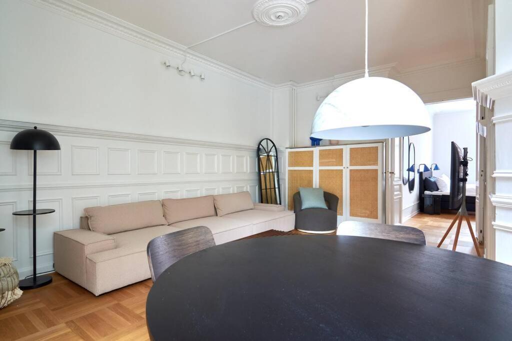 Spacious 3 Bedroom Manor Flat Next To Tivoli Copenhaga Exterior foto